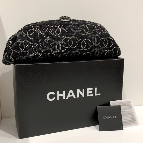 CHANEL Rare 🖤🤍Paris Shanghai Swarovski Studded Crystal Boucle Clutch CC Logo Bag - Picture 16 of 16